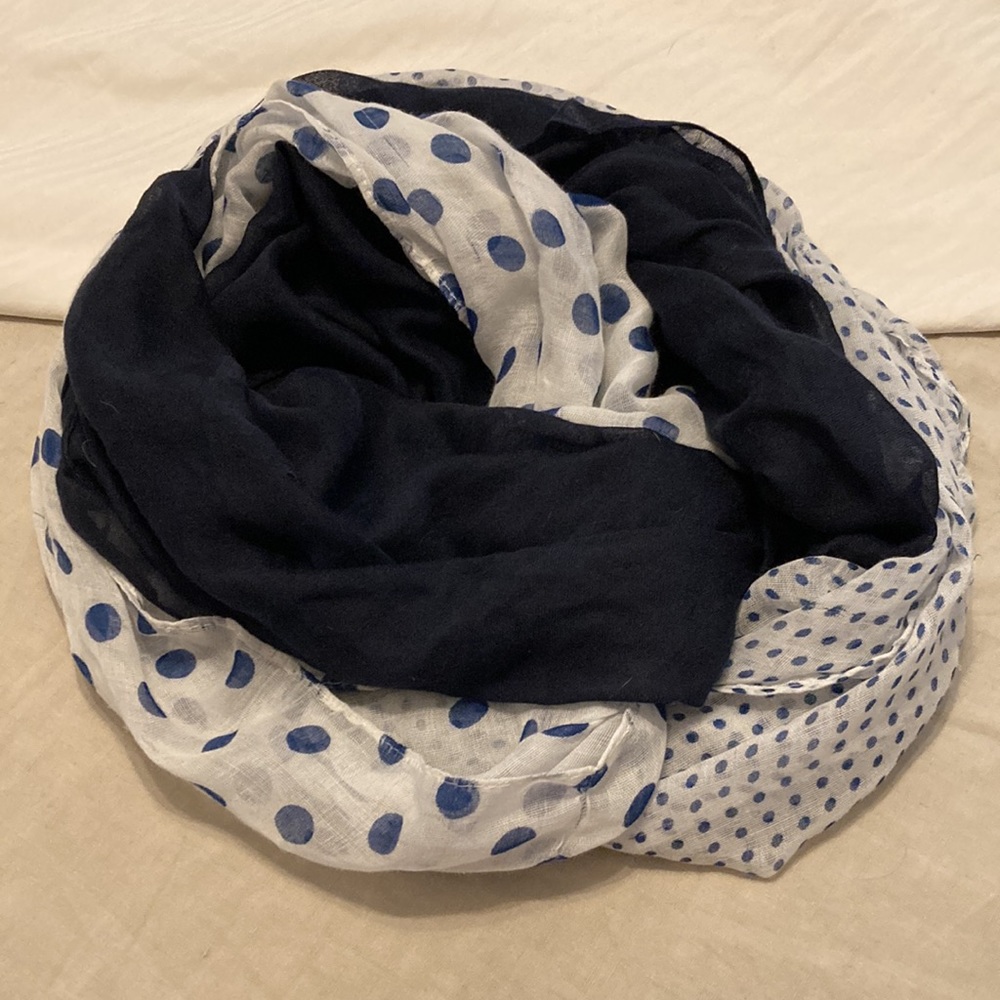 Set of 2 Navy & White Infinity Scarves